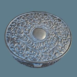 Acanthus Vintage Embossed Foliate Silver Tone Metal Lidded Jewelery Box